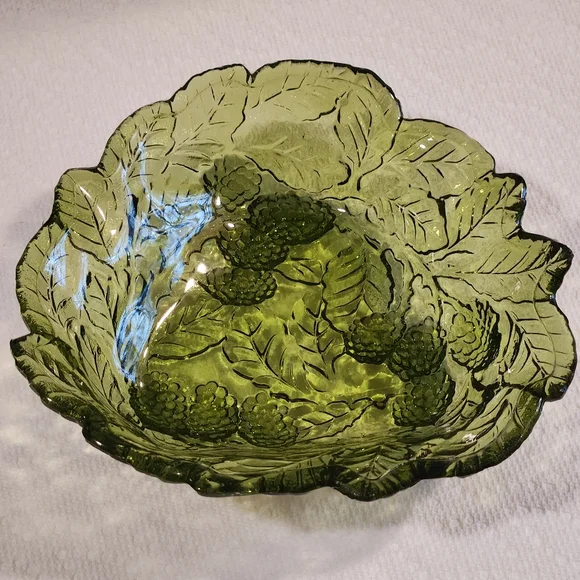 Vintage Indiana Glass Loganberry Green Glass Candy Dish Cottagecore Trinket Dish - Picture 2 of 10